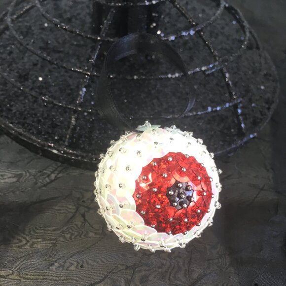 Christmas Eyeball Ornament Glam Sparkle Sequin Beaded Halloween OOAK Red Curio - Picture 7 of 9